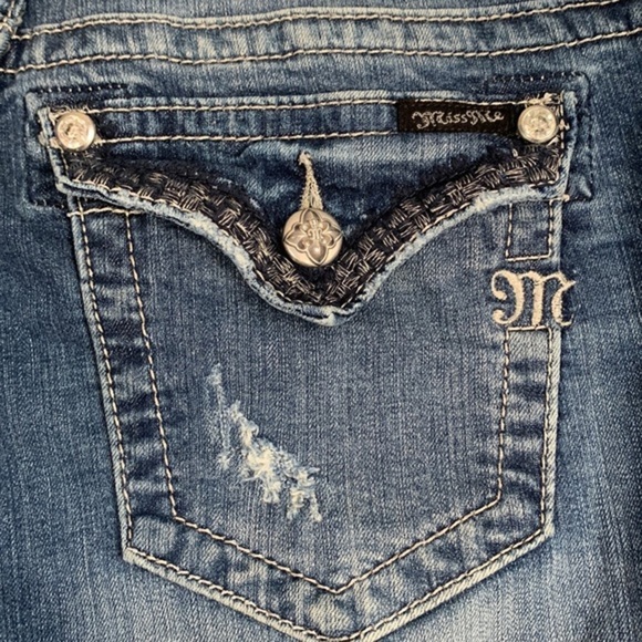 Miss Me Blue Lightly Distressed Boyfriend Capri Jeans - Picture 13 of 16